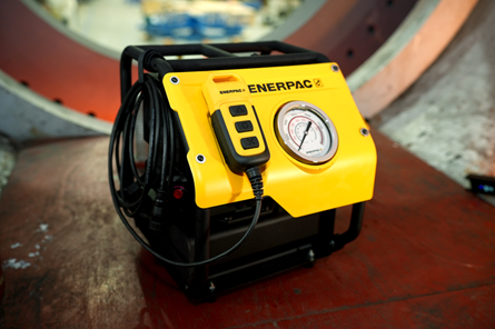 LU-SERIES LIGHTWEIGHT <br>ELECTRIC HYDRAULIC <br>TORQUE WRENCH PUMP